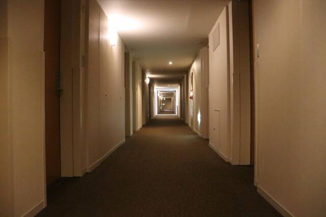 オフィス空間を魅力的にする照明デザインのポイント