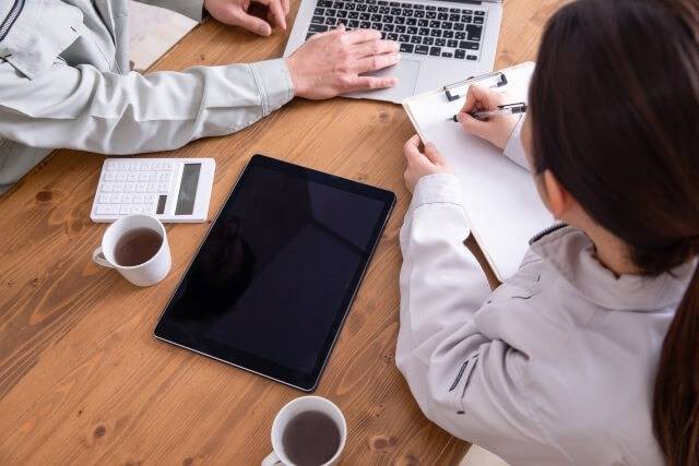 オフィス内装工事の耐用年数と減価償却の基本