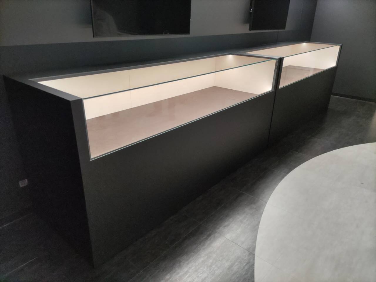 別注家具(展示ケース) 製作・納品